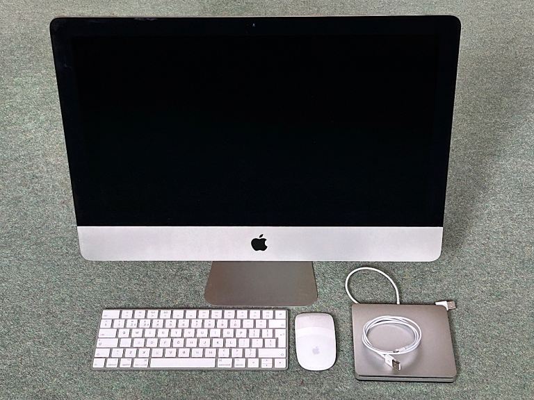 Apple 2019 iMac 21.5" Retina 4K – Complete Setup
