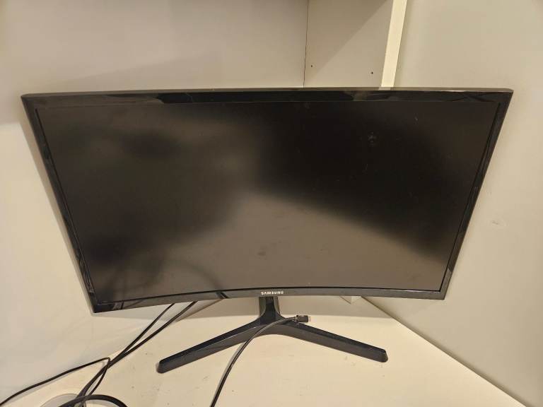 Samsung 24inch Curved Monitor (Black)