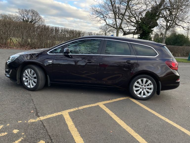 Vauxhall Astra 1.6 Diesel Elite Estate.