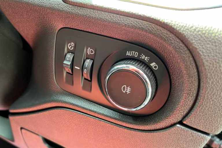 2022 Vauxhall Grandland 1.6 Hybrid GS Line 5dr Auto HATCHBACK PETROL/ELECTRIC Automatic