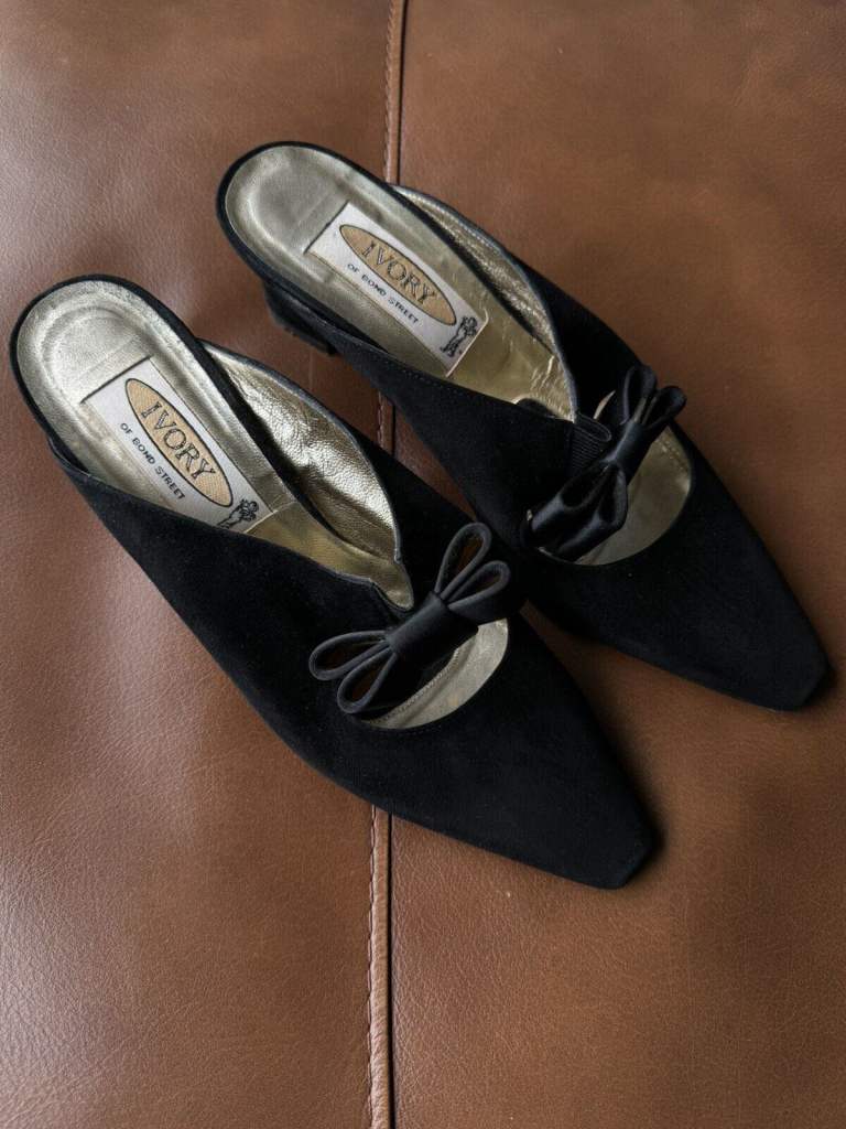 Ivory of Bond Street Women’s Heeled Suede Shoes EU 38.5