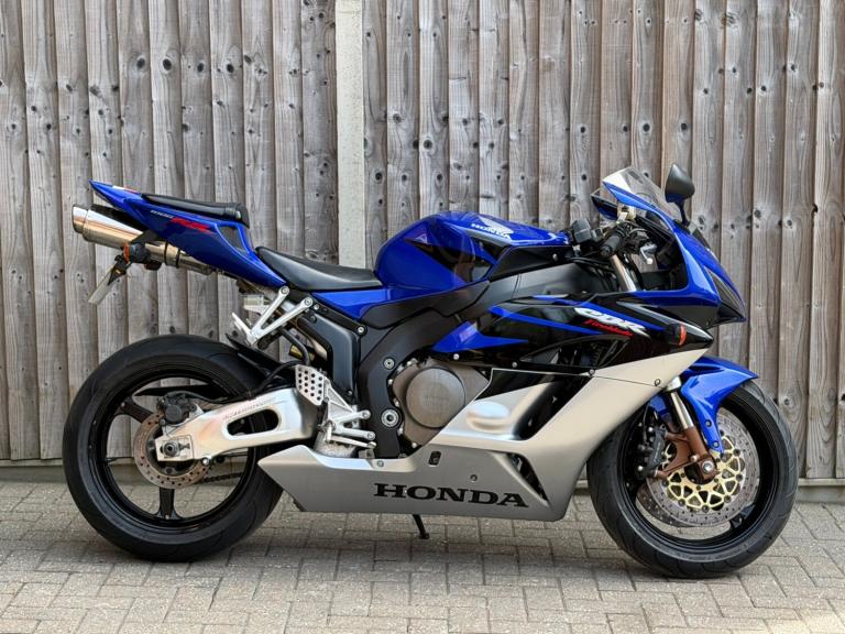 HONDA CBR 1000 RR FIREBLADE 2005 (55) SUPER SPORT + SCORPION