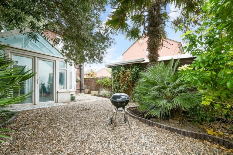 Room in a Shared House, Mill Road, E16