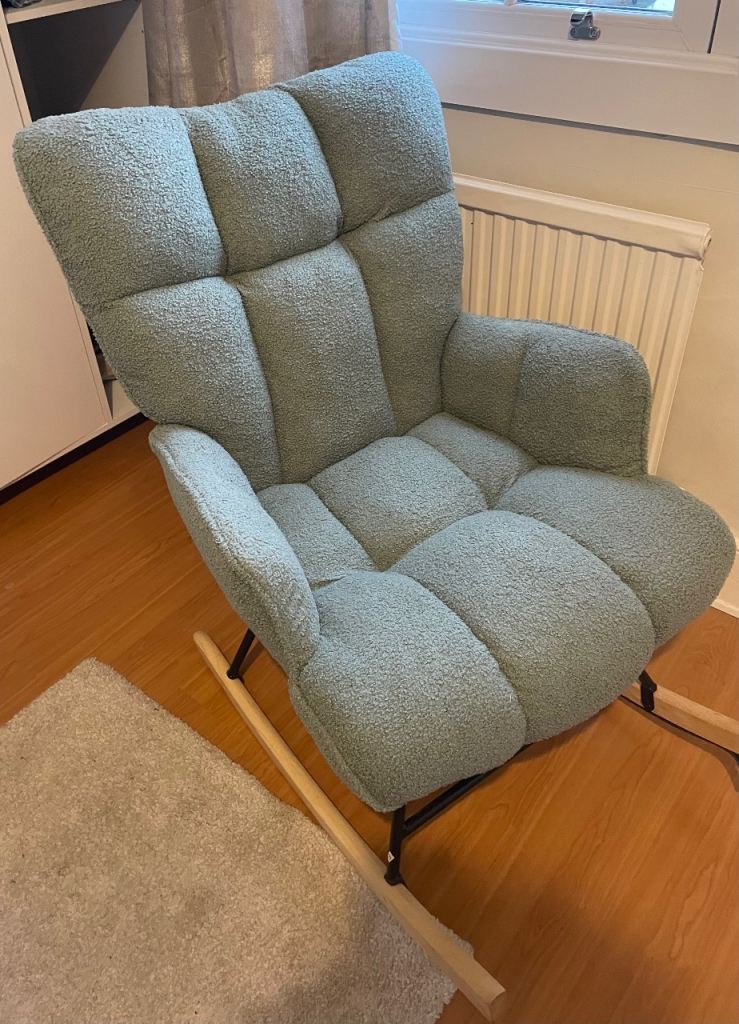 Breast feeding rocking chair 