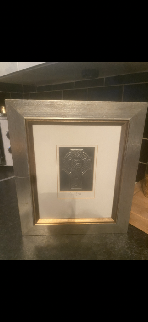 Pair of Framed Wall Art Pictures – Silver/Gold Frames