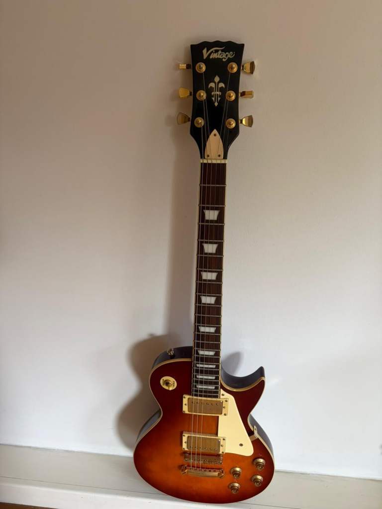 Vintage les paul electric guitar