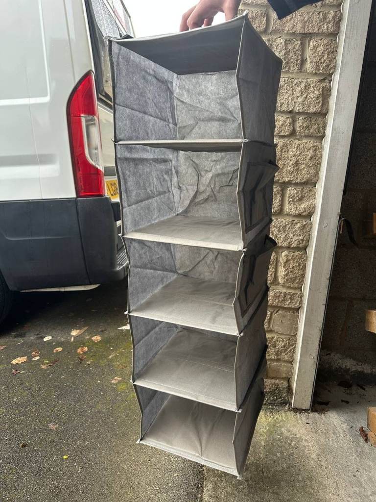 Foldable cloth storage