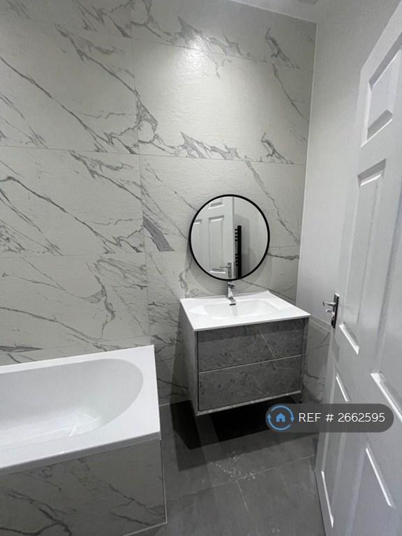 2 bedroom flat in B, London, W12 (2 bed) (#2662595)