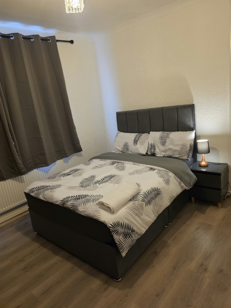 Spacious and big double room available in NG18 5QP