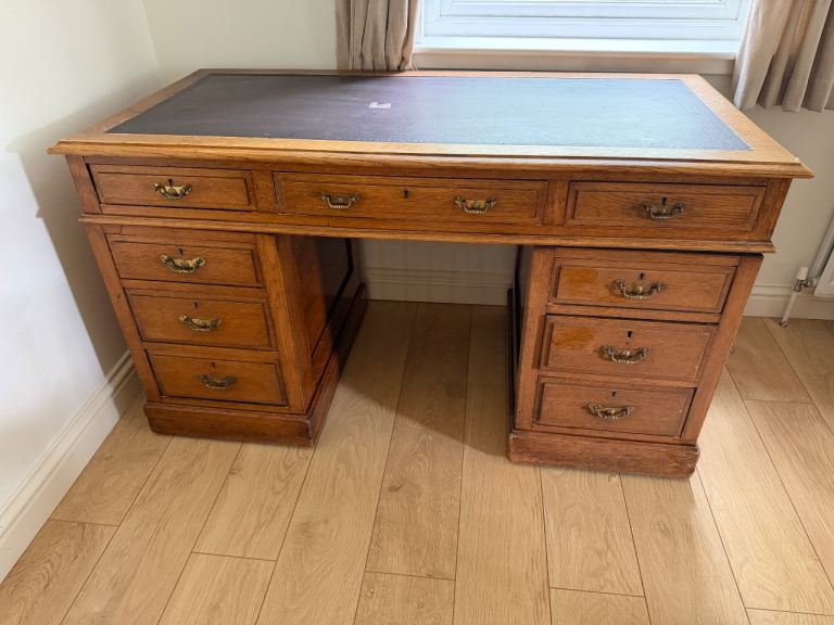 Free large traditional wooden desk 