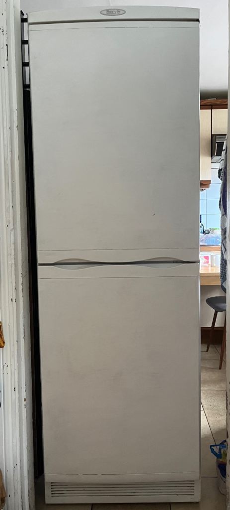 White Fridge Freezer – Good Condition