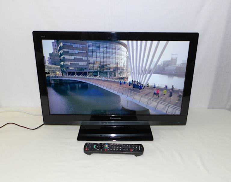 Panasonic 24 inch LED TV with Built-in Freeview HD