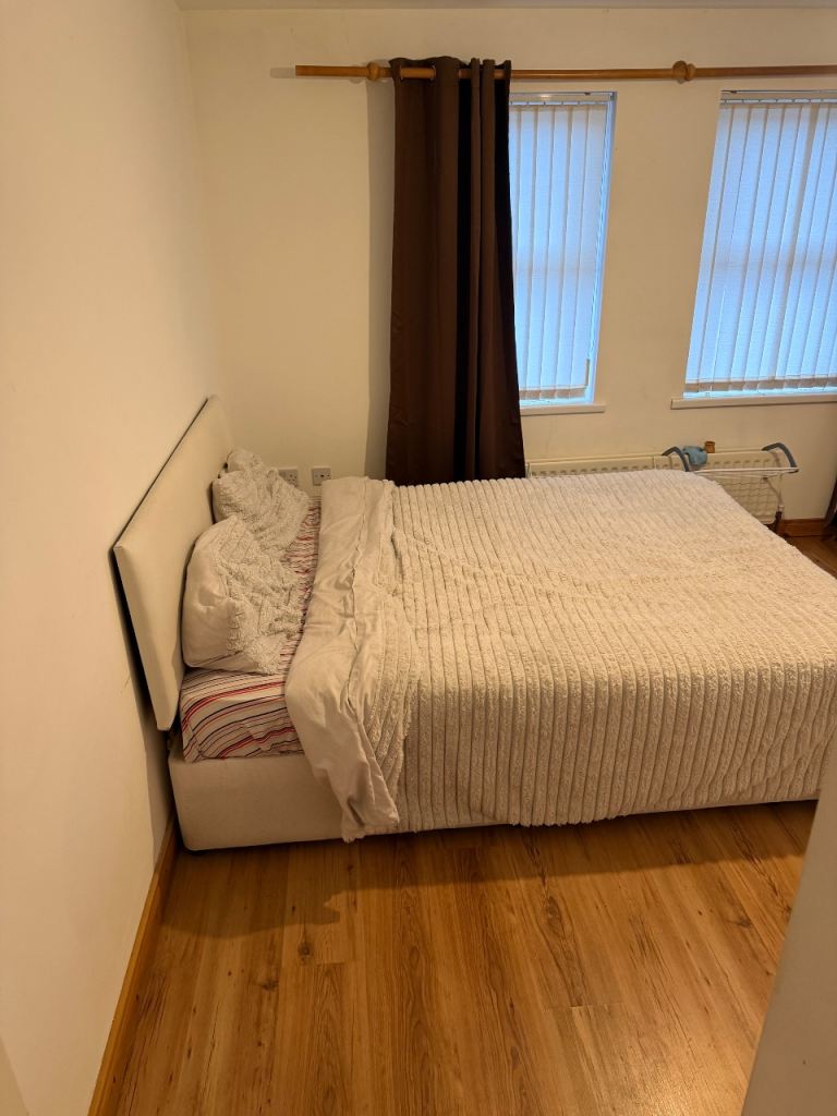 Clean room for rent in dungannon 150w all included.