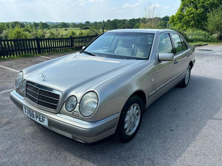 MERCEDES-BENZ E CLASS 2.4 E240 Elegance 1999