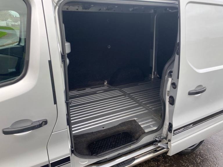 2019 19 RENAULT TRAFIC 1.6 DCI ENERGY PREMIER EDITION NAV NO VAT PART DAY VAN EU