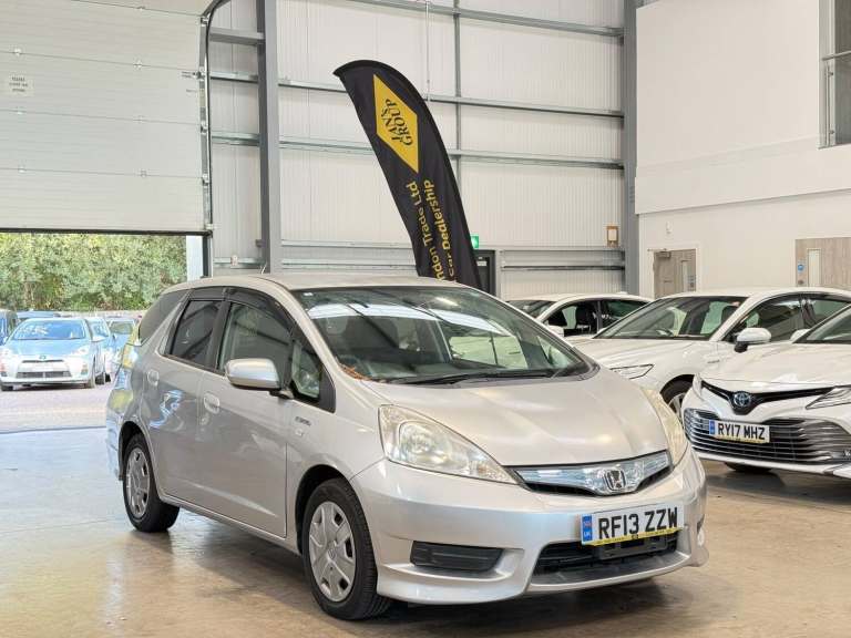 2013 Honda Fit Honda Fit Shuttle Hybrid Petrol Silver 2013 5 Seater  1.4L