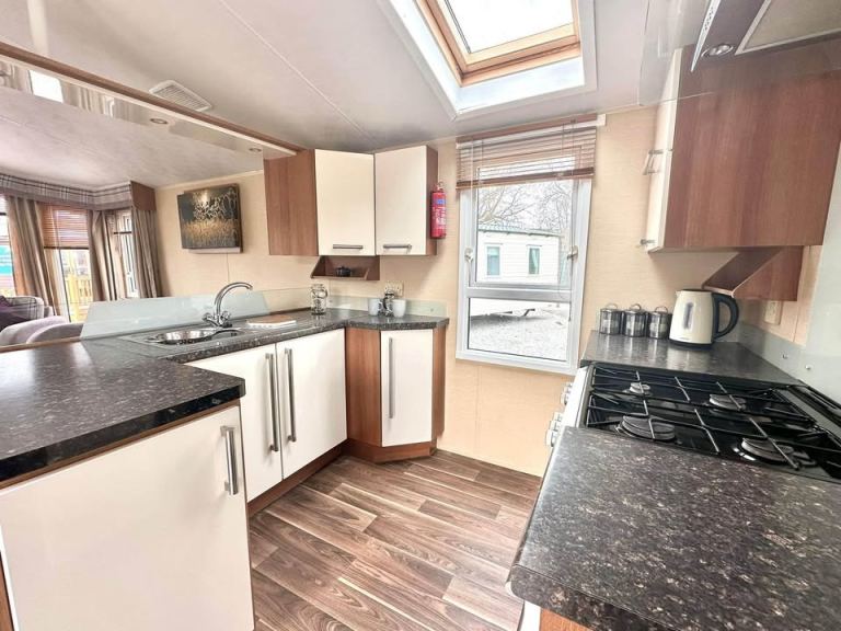 Own this static caravan, 11.5 month use per year!