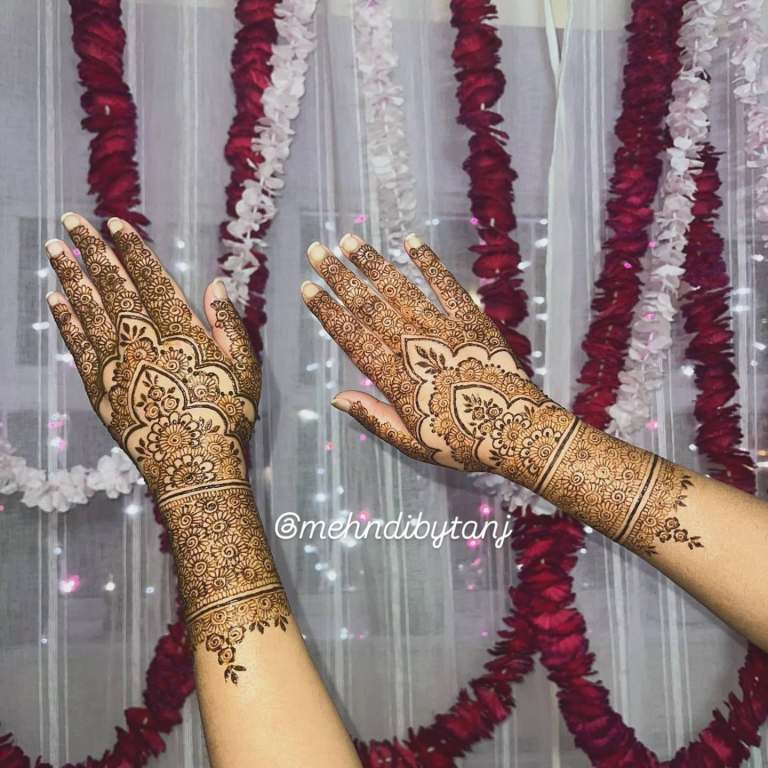 Mehndi artist (@mehndibytanj)
