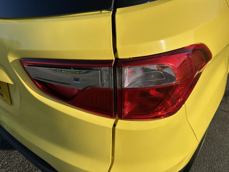 FORD ECOSPORT 1.5 Zetec 2015