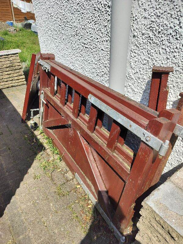 Solid wood gates 