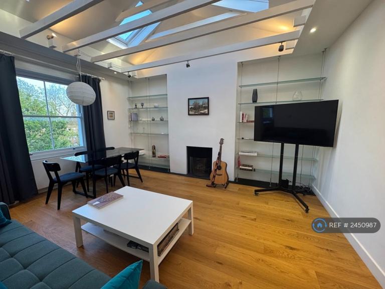 2 bedroom flat in Parkhill Road, London, NW3 (2 bed) (#2450987)