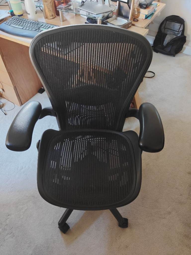 Herman Miller Aeron Chair Size B