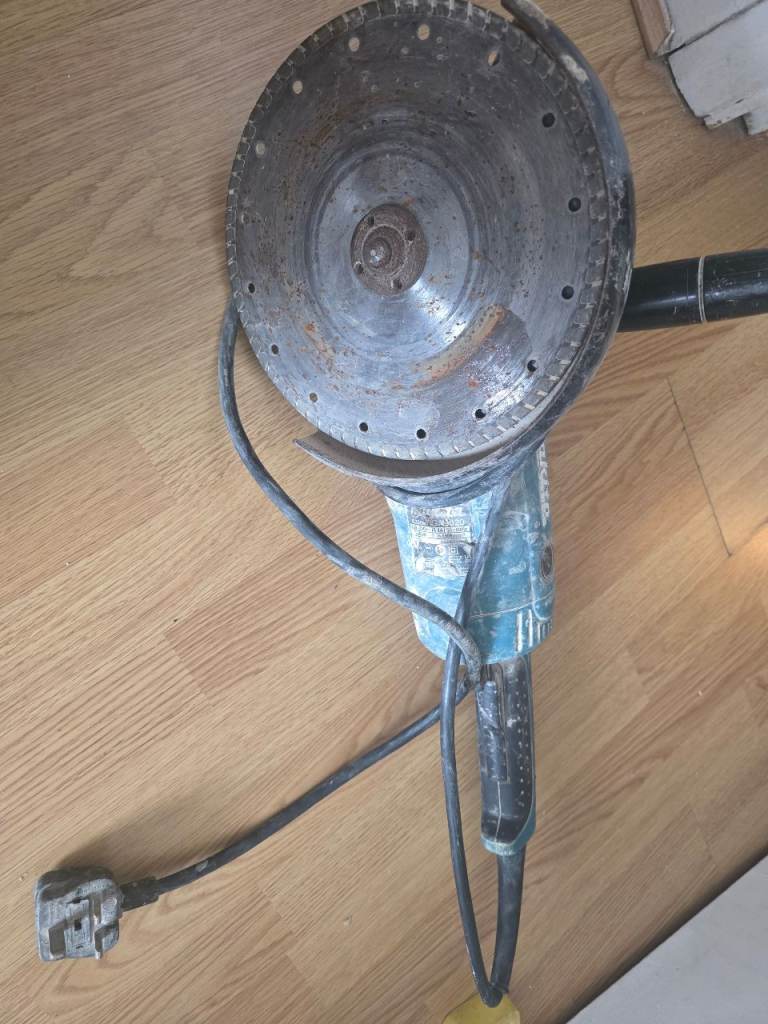 Makita angle grinder 