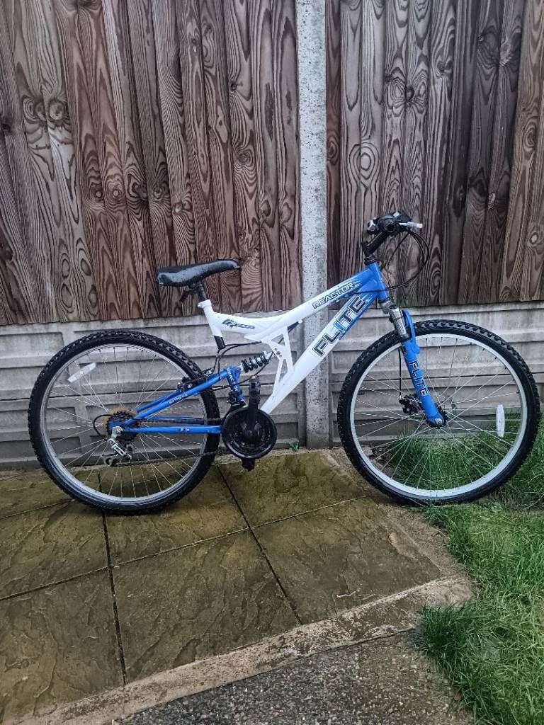 bike bicycle cycle suspension like new excellent condition