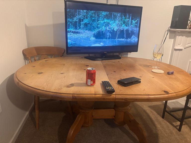 Kitchen table 