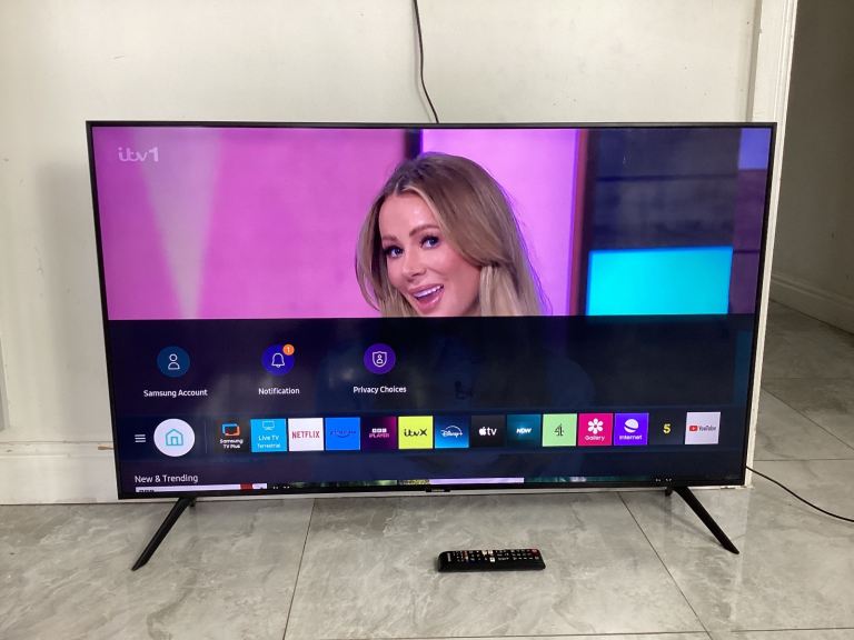 Samsung 43” 4K UHD Smart LED TV – WiFi, Freeview, Remote – £160 (Smethwick