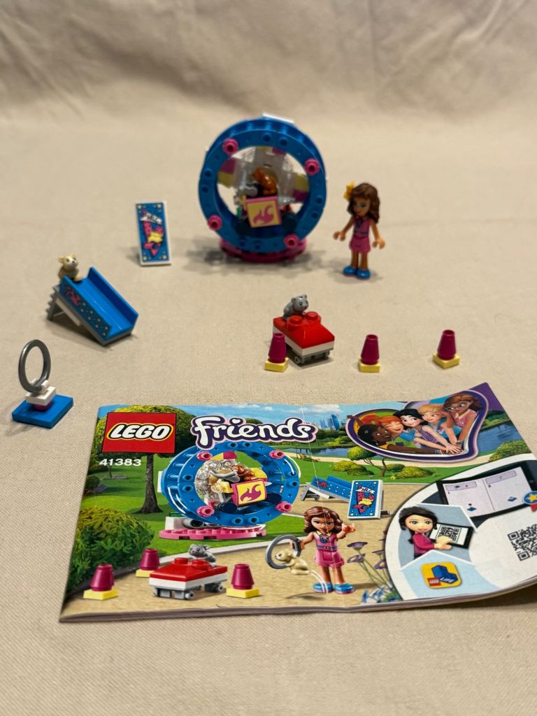 41383 Lego friends Olivia’s hamster play park 