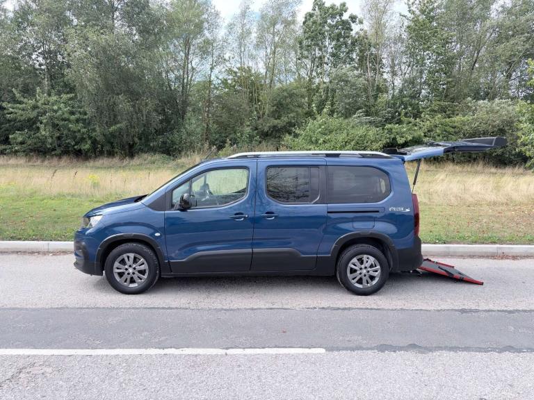 2022 Peugeot Rifter 1.5 XL LWB *ALLIED * 5 SEATS* WHEELCHAIR ACCESSIBLE VEHICLE WAV DISABLED MPV ...