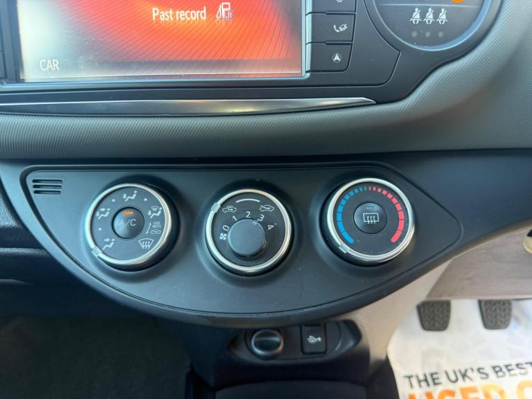 2016 Toyota Yaris 1.33 Dual VVT-i Design Euro 6 5dr HATCHBACK Petrol Manual