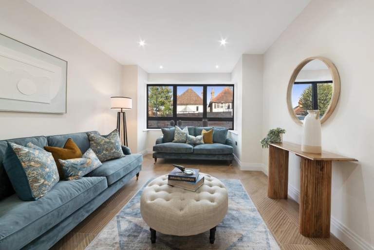 5 bed semi-detached house to rent