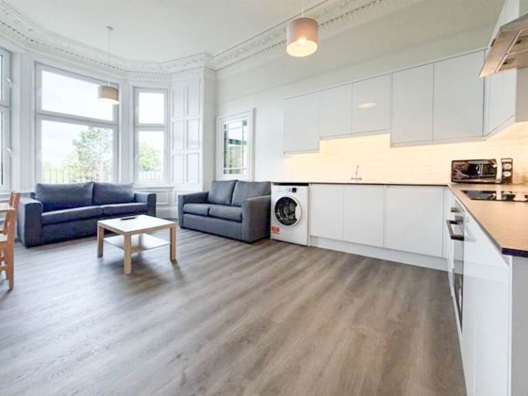Fantastic, 6 bedroom, HMO property on Dalkeith Road - available in September!