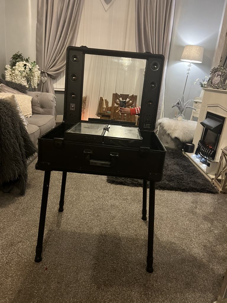 Hollywood Makeup Table