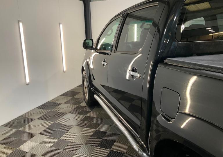 2011 Toyota Hilux 3.0 D-4D Invincible Pickup 4dr Diesel Auto 4WD (227 g/km, 171 bhp) Pick Up Dies...