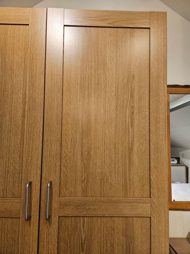 Attractive wood veneer wardrobe