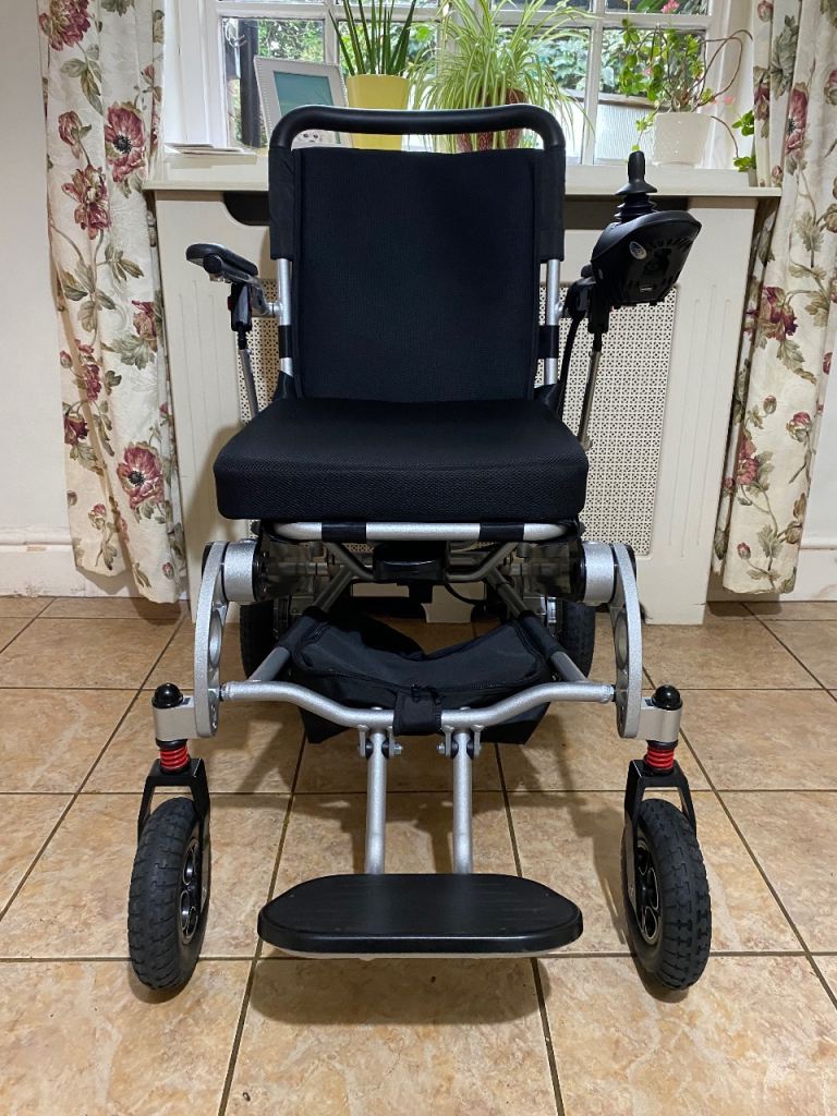 Electric wheelchair 