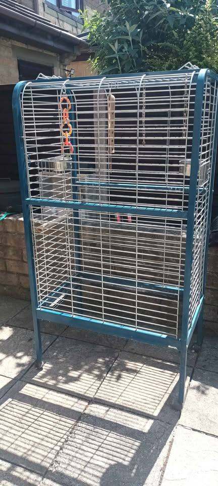 LARGE PARROT CAGE  **£65.ono.**** 