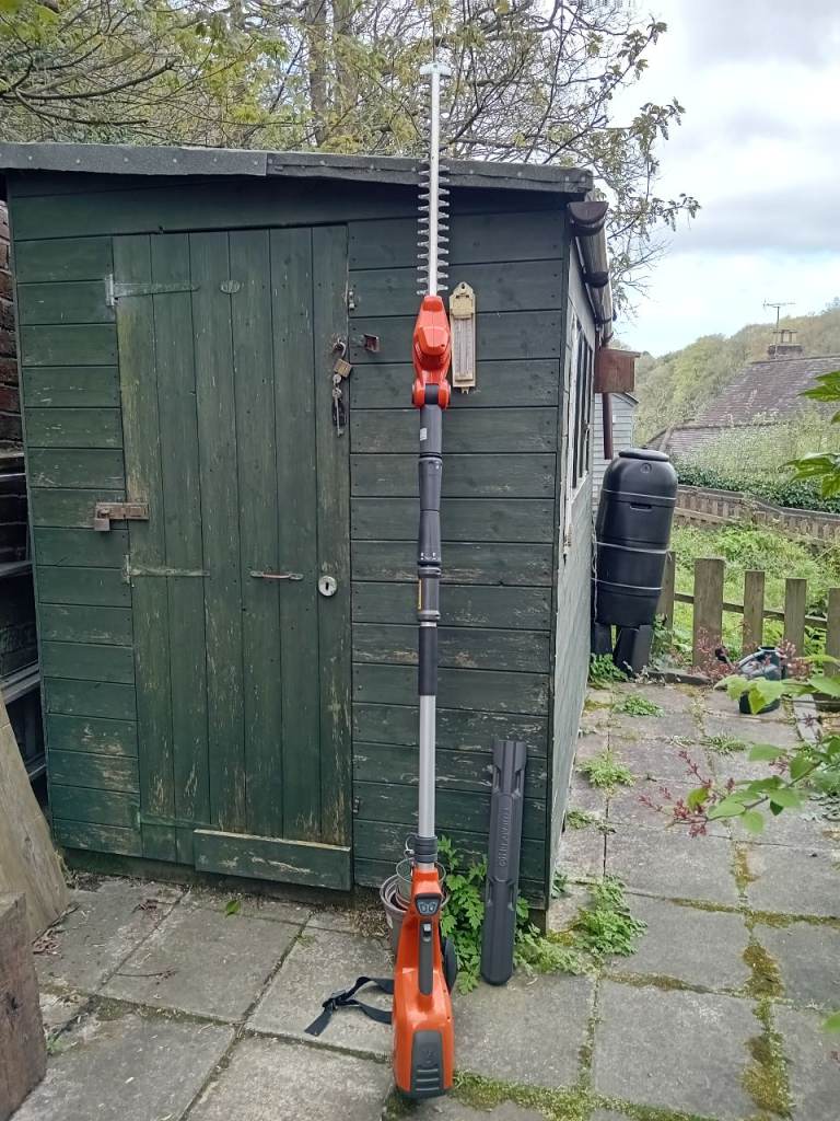 Husqvarna 120iTK4 Pole Hedge Trimmer – Good Condition