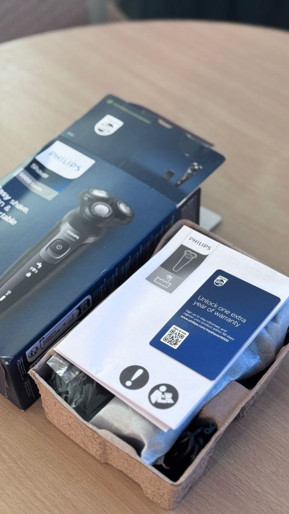 Philips Series 5000 electric shaver