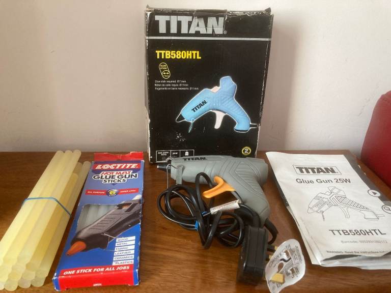 Titan TTB580HTL 25W Hot Melt Glue Gun + 21 Glue Sticks 