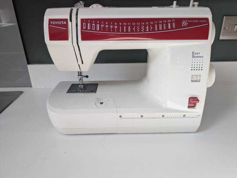 Toyota Easy Sewing Machine – Good Condition, Electronic Control