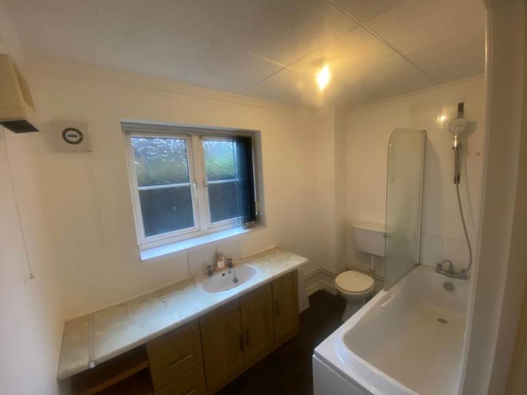 Spacious 1 bed flat to let 