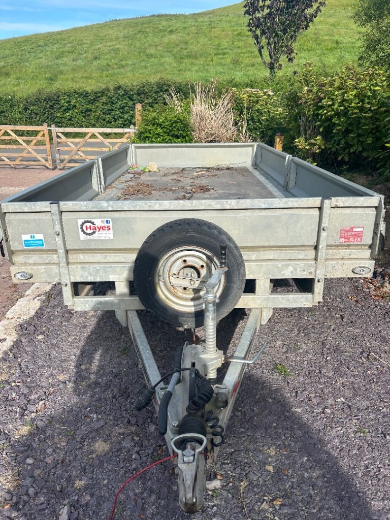 Nugent 14 foot trailer with loading ramps