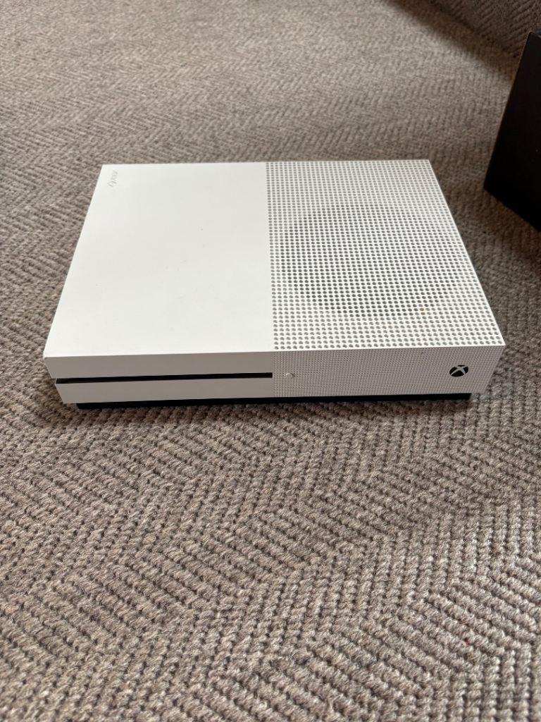 Microsoft Xbox One S Console – White, Good Condition