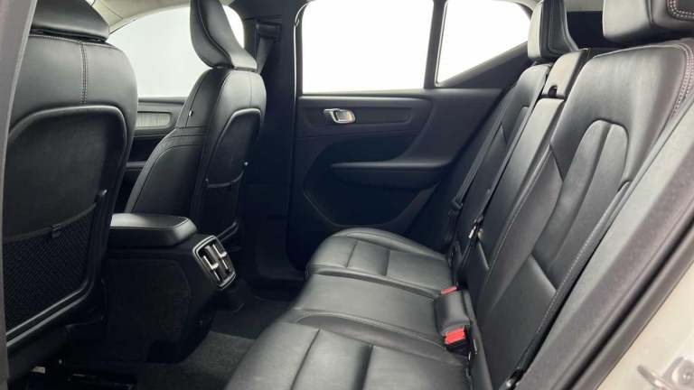 2021 Volvo XC40 1.5 T3 Inscription Pro SUV 5dr Petrol Manual Euro 6 (s/s) (163 ps) ESTATE Petrol ...