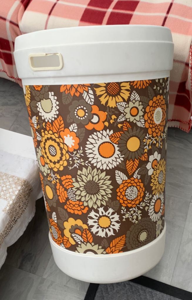 Vintage Floral Pattern plysu Laundry Basket