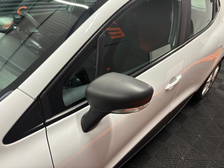 2016 Renault Clio 1.2 16V Play 5dr HATCHBACK Petrol Manual